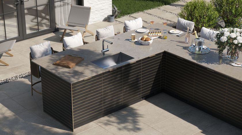 HOUSE IN THE HAMPTONS Outdoor kitchen By Outopia