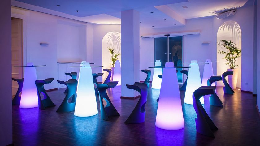 Polyethylene high table with light PEAK By SLIDE design Aksu&Suardi Studio