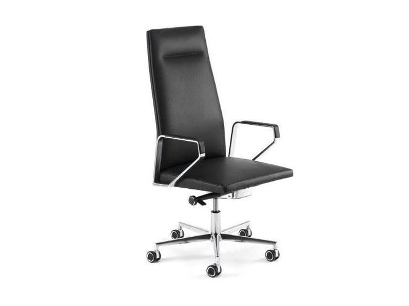 .PILOT S PS100 Swivel leather office chair with armrests with 5Spoke