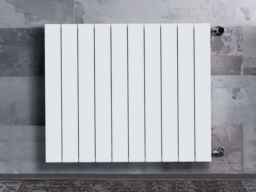 Hotwater wallmounted die cast aluminium decorative radiator PLUS By