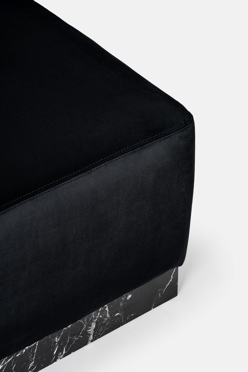 POUF EFFETTO MARMO Pouf quadrato in velluto By Valsecchi Marmi