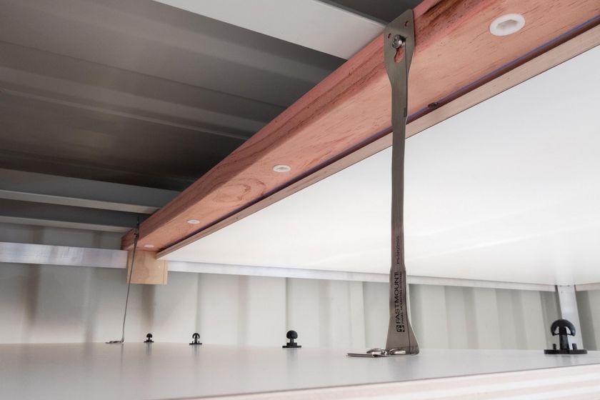 Costruzione Di Un Edificio Con Struttura In Acciaio Piastre Con Bulloni Ancoraggio Per Il Montaggio Colonne Su Supporto Rinforzato Image172928984 - Foto 3