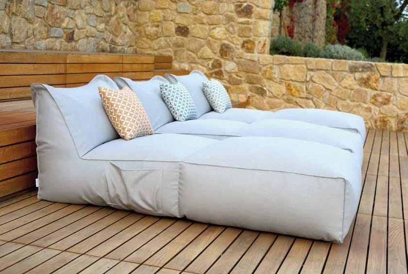 PUFFONE Upholstered fabric Garden daybed By GART design Gart Creative Lab