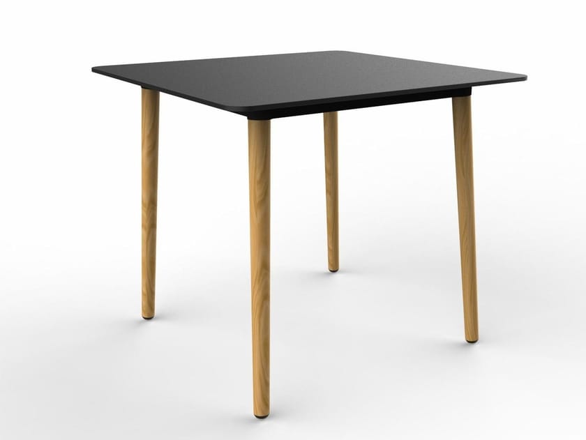 PILOT | Tavolo quadrato