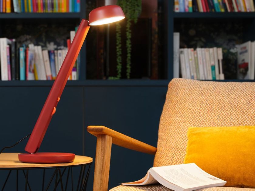 POLUX ROUGE SOMBRE Lámpara de escritorio smart de plástico By Polux