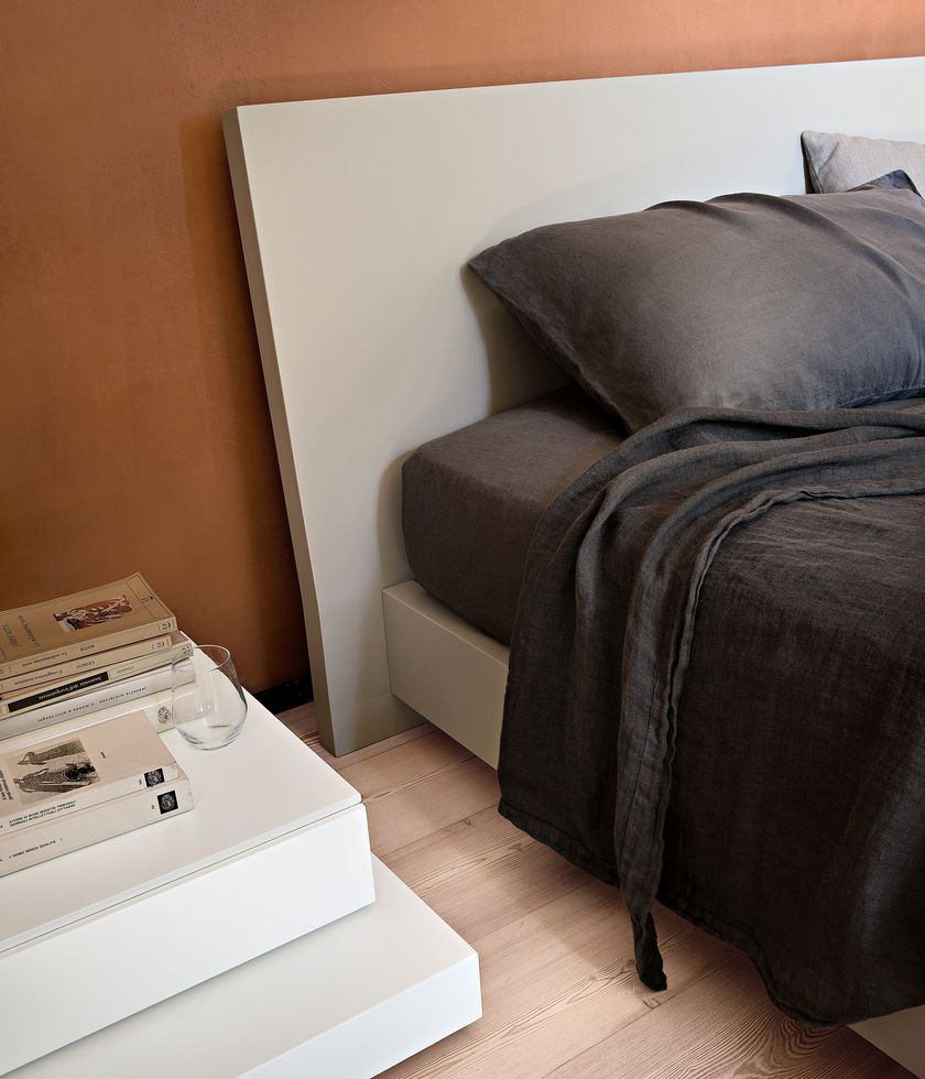 Letto laccato matrimoniale in rovere QUARANTA By Lema
