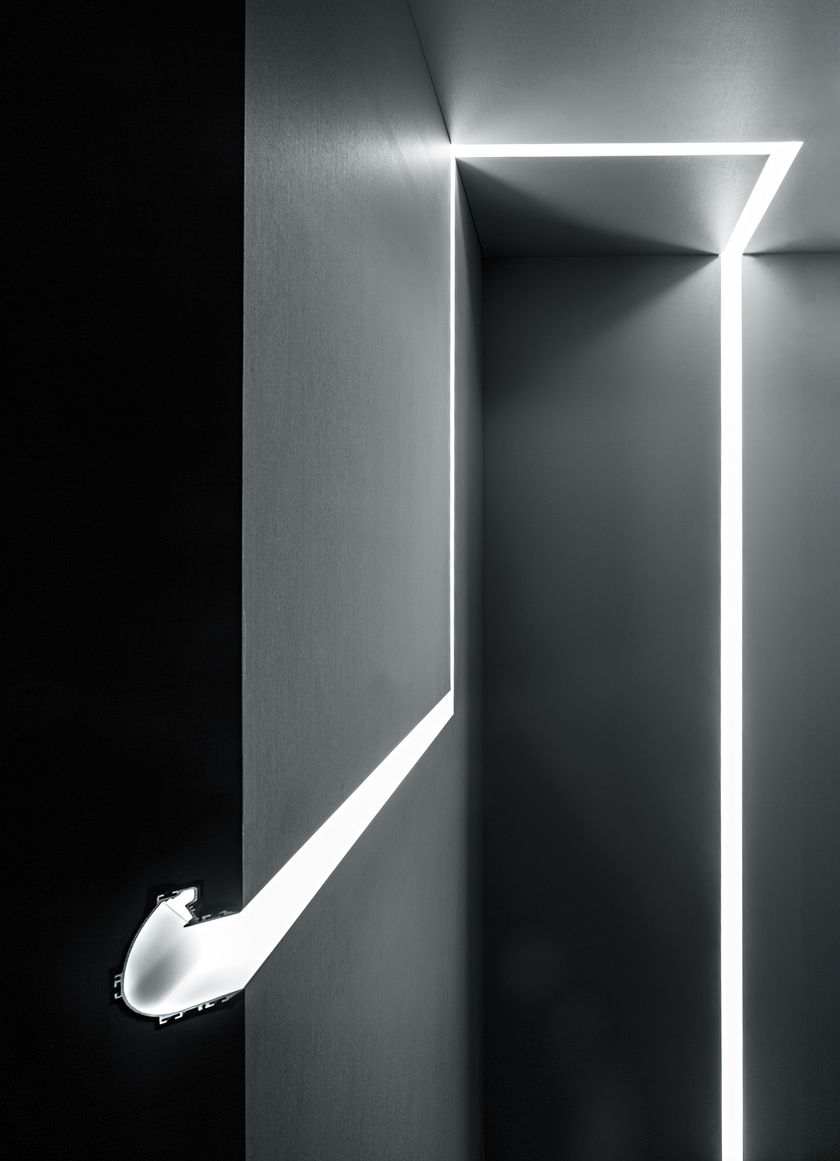 Linear lighting profile RIFT By Plexiform