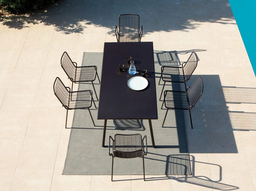 ROMA Stackable metal garden chair with armrests By Vermobil