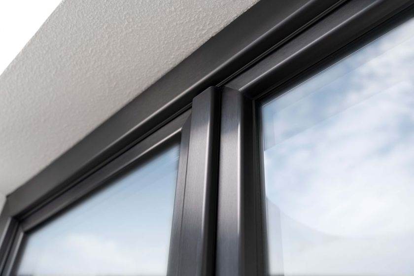 S 9000 PLUS by GEALAN - Finestra a battente in PVC con triplo vetro - 9