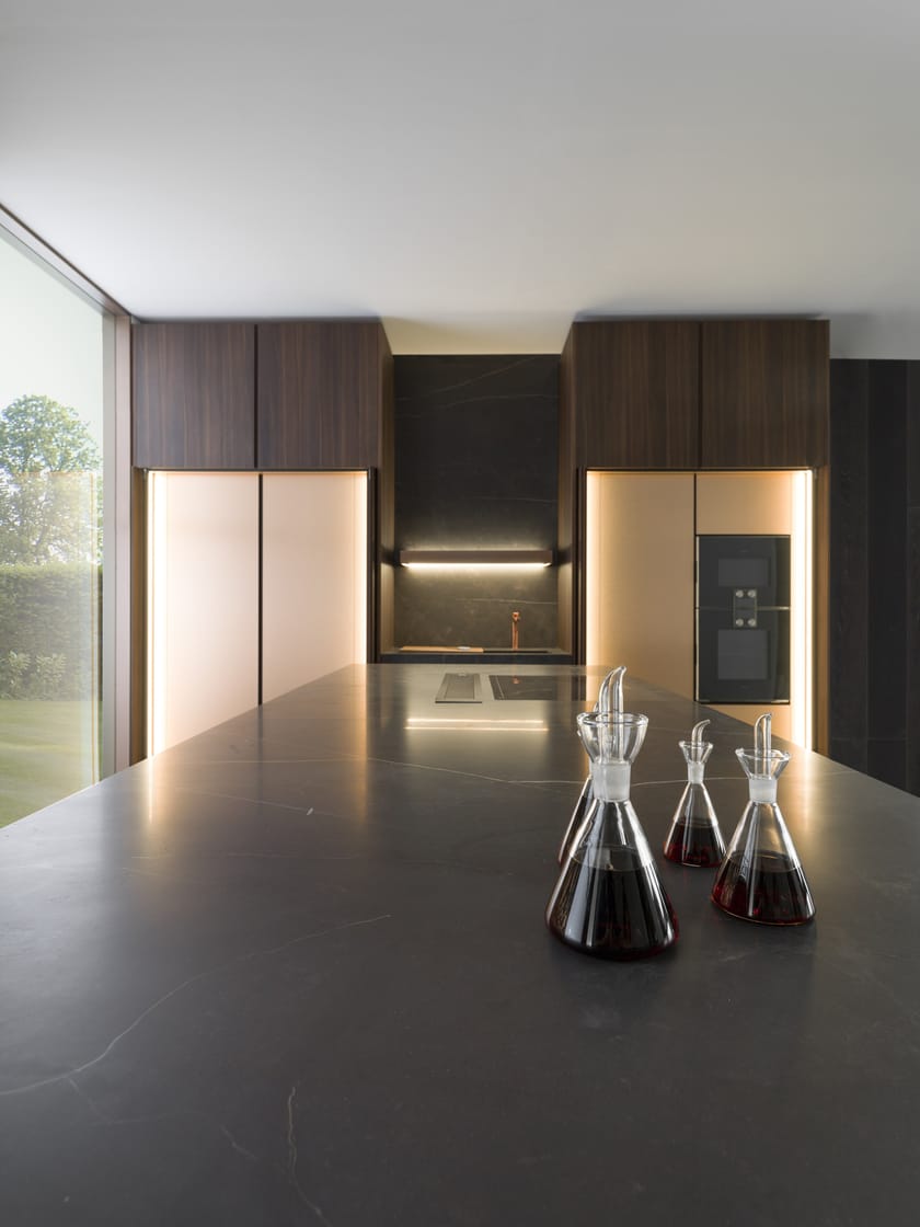 Fitted kitchen with island SAFFRON By GAMADECOR design Ramon Esteve Estudio