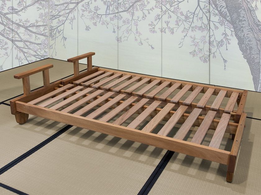 Japanese style convertible solid wood sofa bed SALICE By Vivere Zen