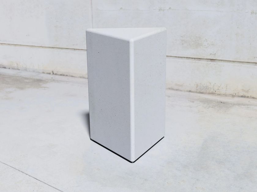 VIDA Fiber-reinforced concrete table for public areas By SIT | design YFBS