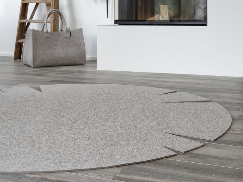 Round felt rug SLOT By HEY-SIGN
