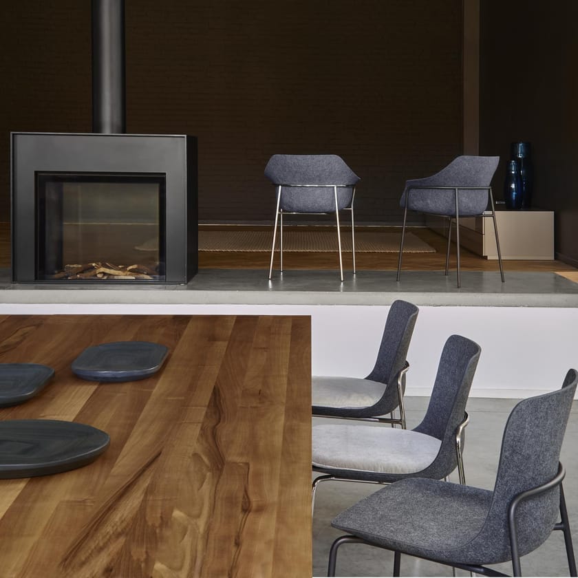 Table à manger en noyer SPIRIT OF FOREST By Ligne Roset design Peter Maly