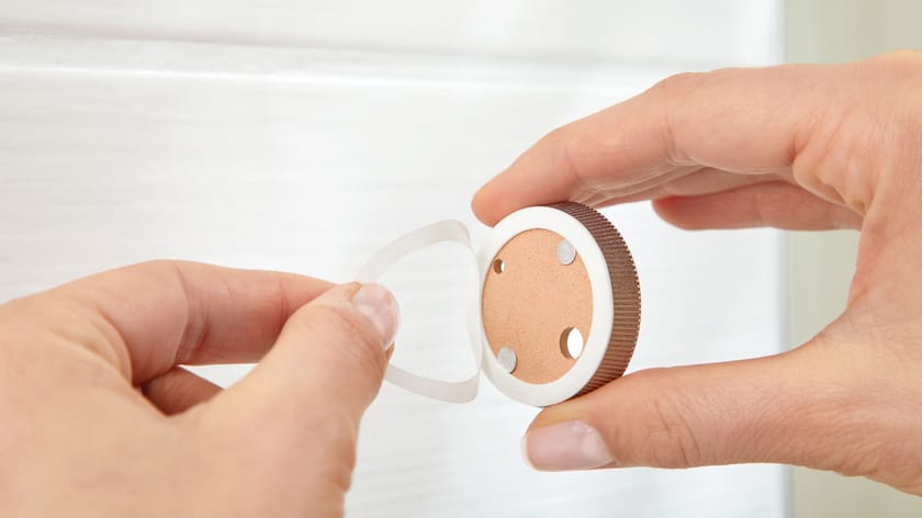 Mensola Adesiva Per Bagno Tesa Esteetic - Vetro E Metallo, 50x600mm, Senza Fori, Rimovibile - Foto 4