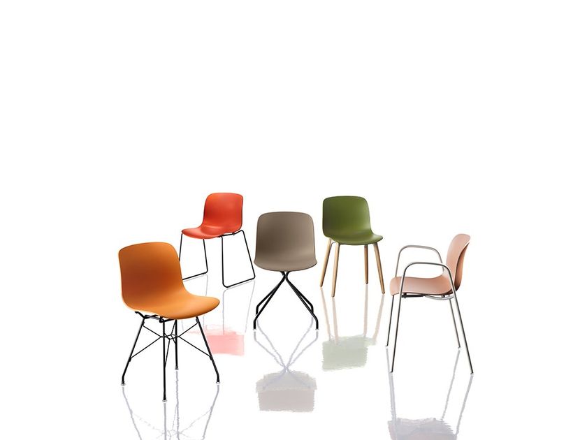 TROY Stackable polycarbonate chair By Magis | design Marcel Wanders