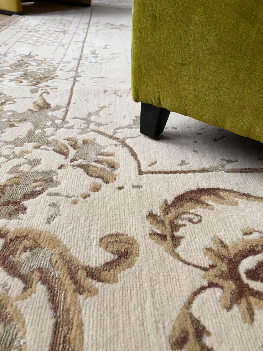 ORNATE STUCCO ANTIQUE WHITE by Tapis Rouge - Tappeto rettangolare fatto a mano - 3