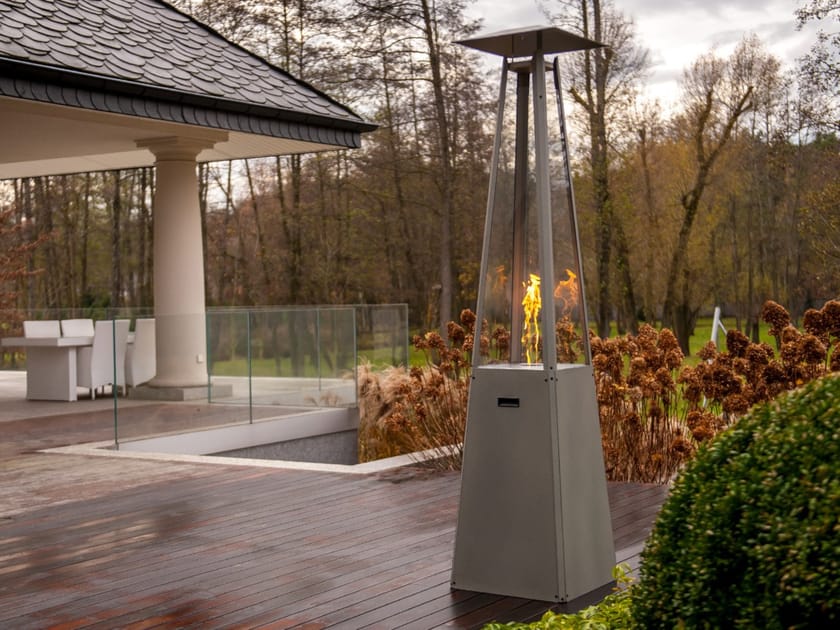 UMBRELLA Gas outdoor freestanding steel fireplace By Kratki