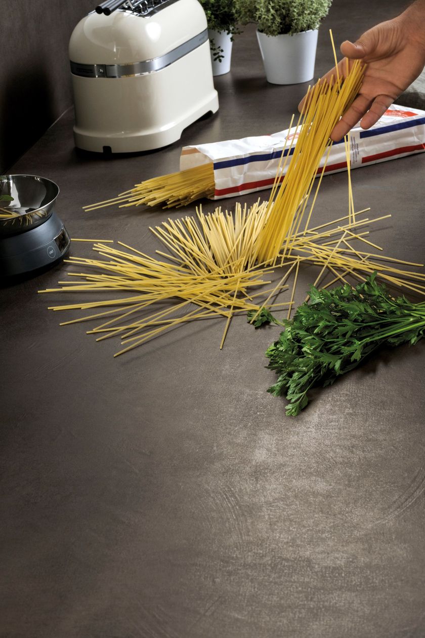URBAN ANTRACITE by Sapienstone - Top cucina in gres porcellanato effetto cemento - 3