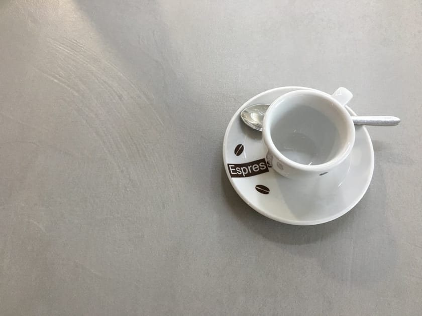 Plan de travail en grès cérame URBAN ARGENTO by Sapienstone