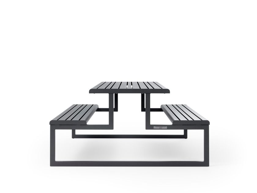 Tavolo Da Picnic Con 2 Panche Incorporate, 4 Posti - Struttura Metallo, Piano HDPE, Dimensioni 136.5x150x72 Cm