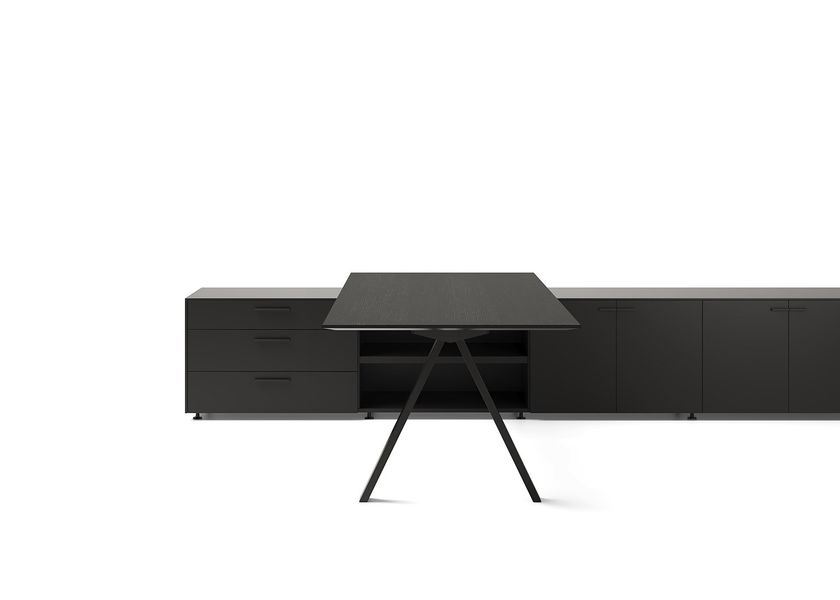 VIS DIRECTIONAL Executive desk By BK Contract | design Gabriel Teixidó