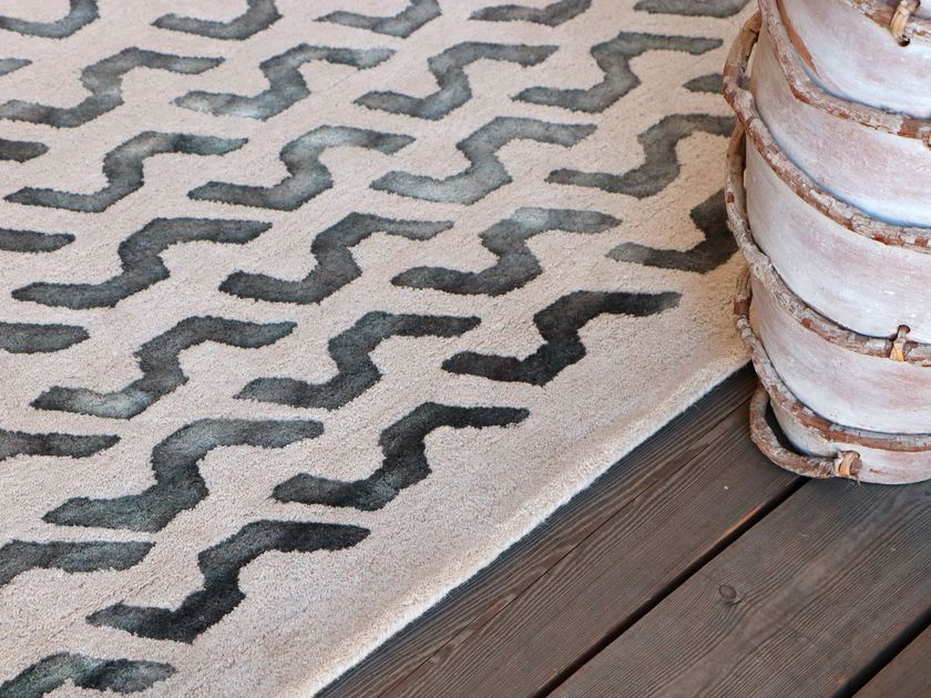 VOLARE | Rug By G.T.DESIGN design Deanna Comellini