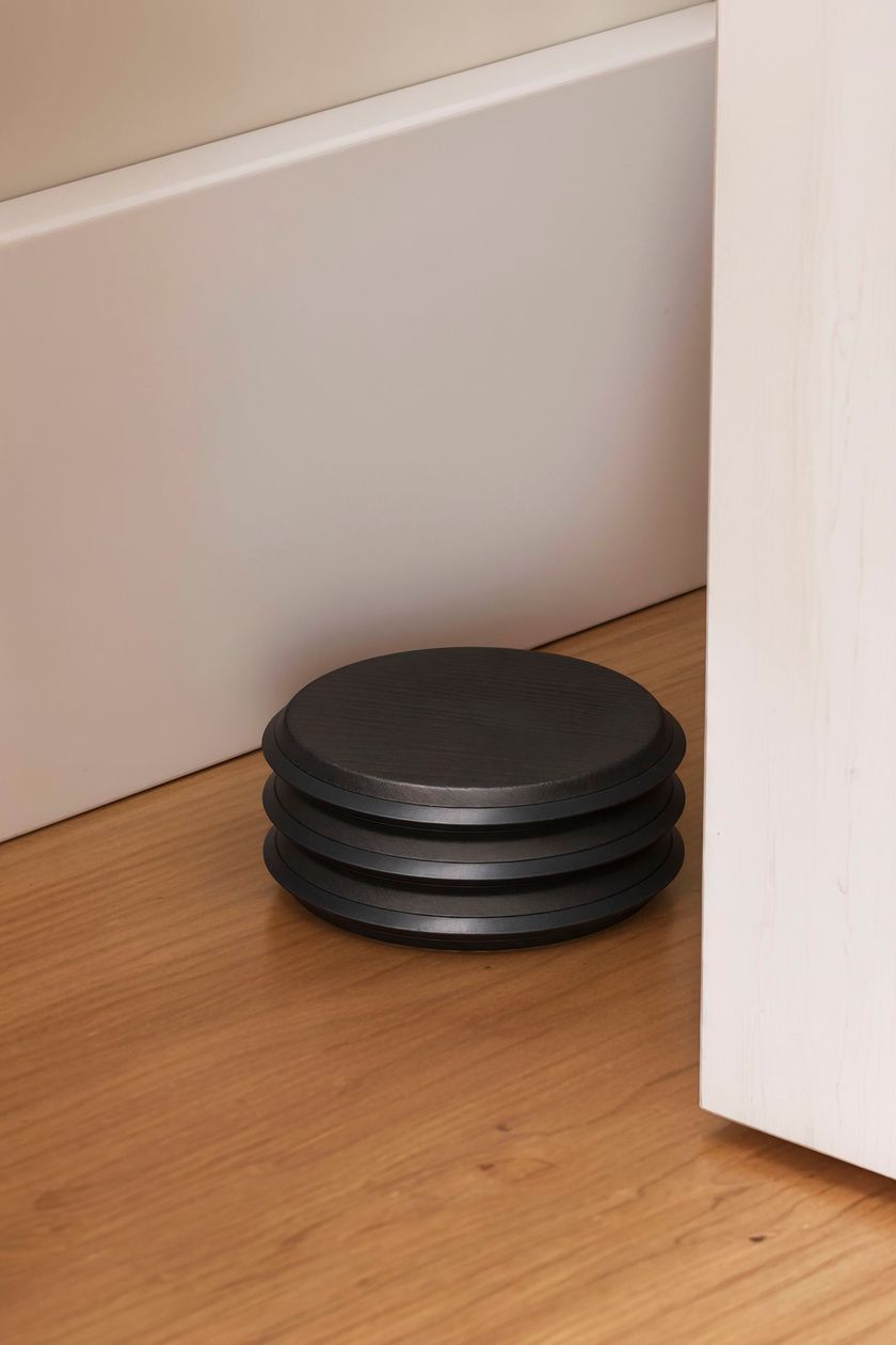 PULSE by Viefe - Fermaporta in noce - 2