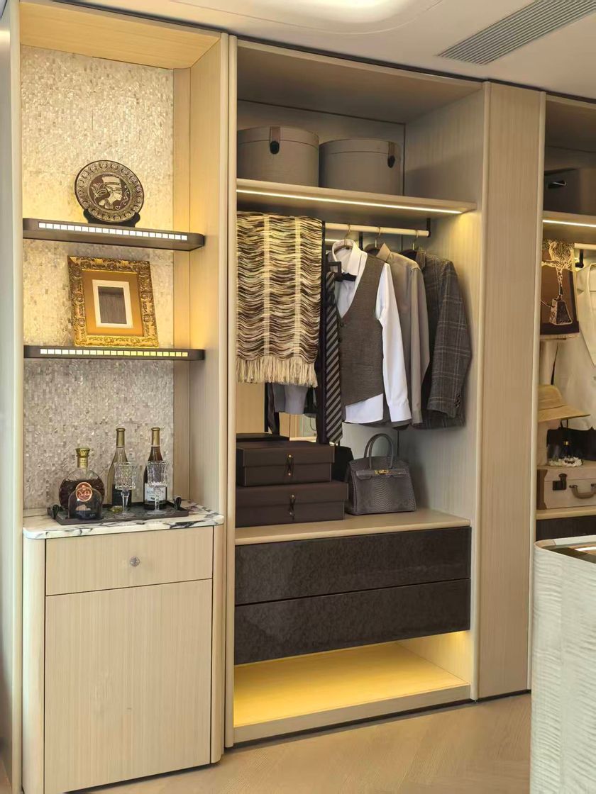 FULL-STORAGE WARDROBE Walk-in wardrobe By WANSHE
