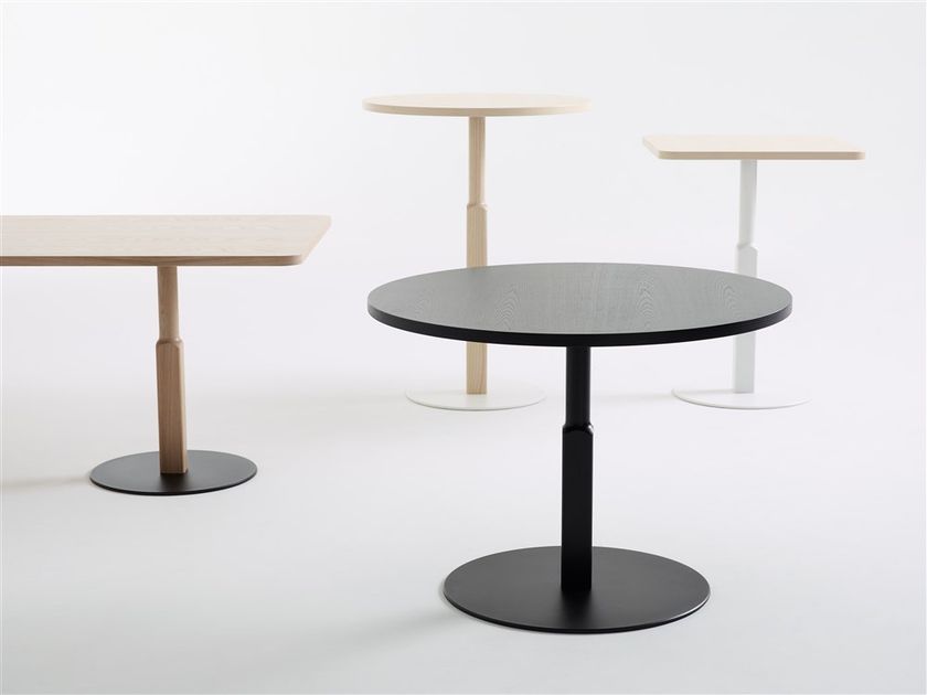 WOODWORK Round wooden table By Karl Andersson