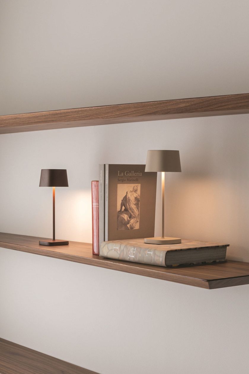 Zafferano, Ofelia Micro Lampe, Kabellose, Wiederaufladbare Tischlampe mit Touch Control, Auch für den Außenbereich Geeignet, Dimmer, 2200-3000 K, Höhe 20 cm, Farbe Salbei ab 70,00 € (April 2026