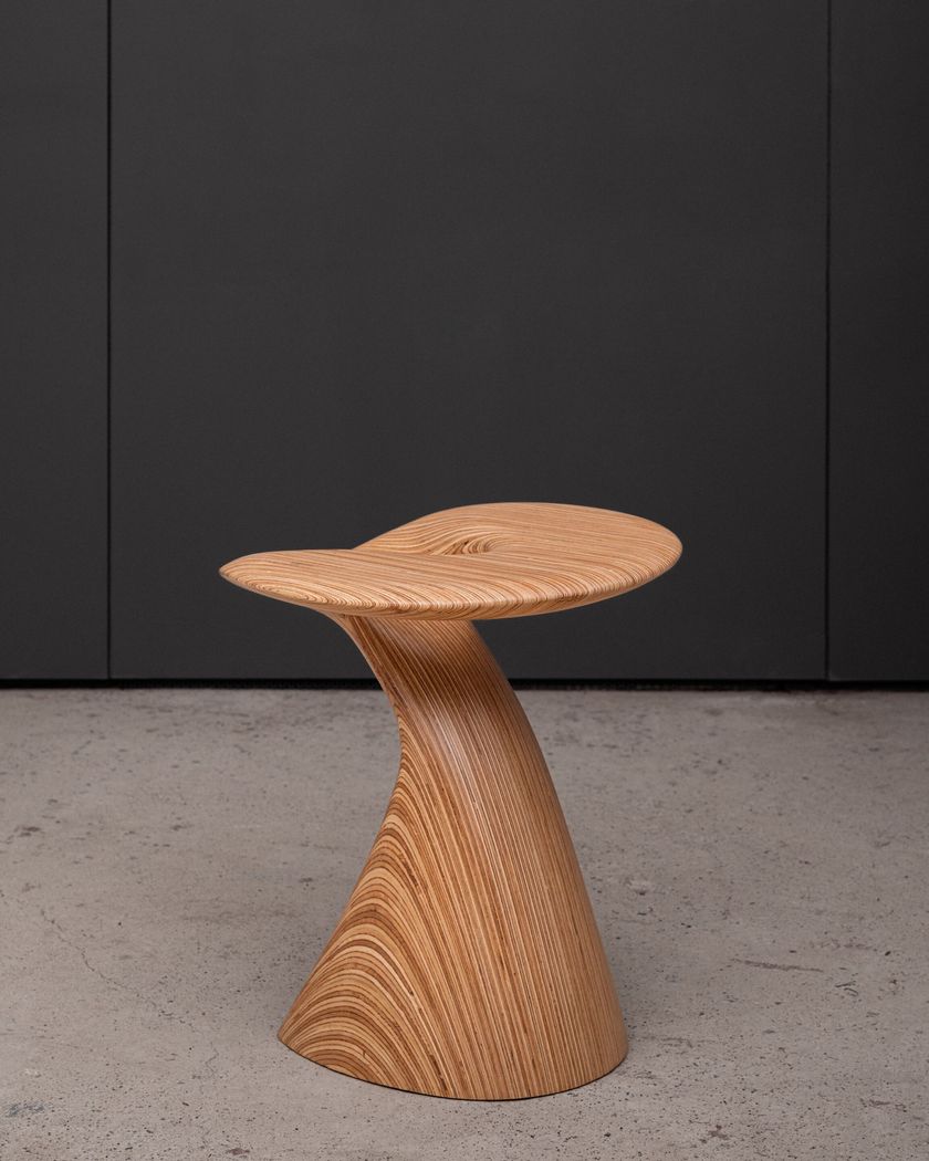 LOOP SIDE TABLE Coffee table By andblack