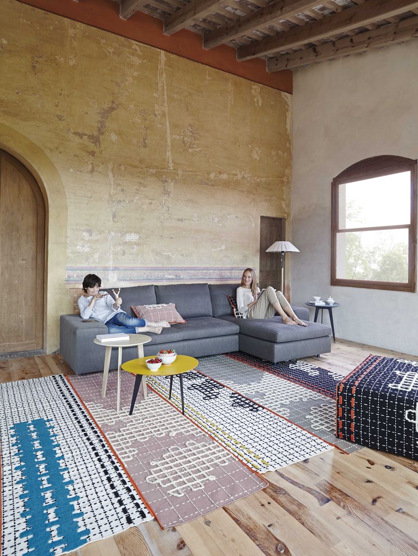 Pouf imbottito in tessuto BANDAS A | Pouf quadrato Collezione Bandas By ...