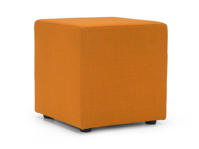 BASIC | Pouf quadrato Pouf imbottito quadrato in tessuto By Domingo Salotti