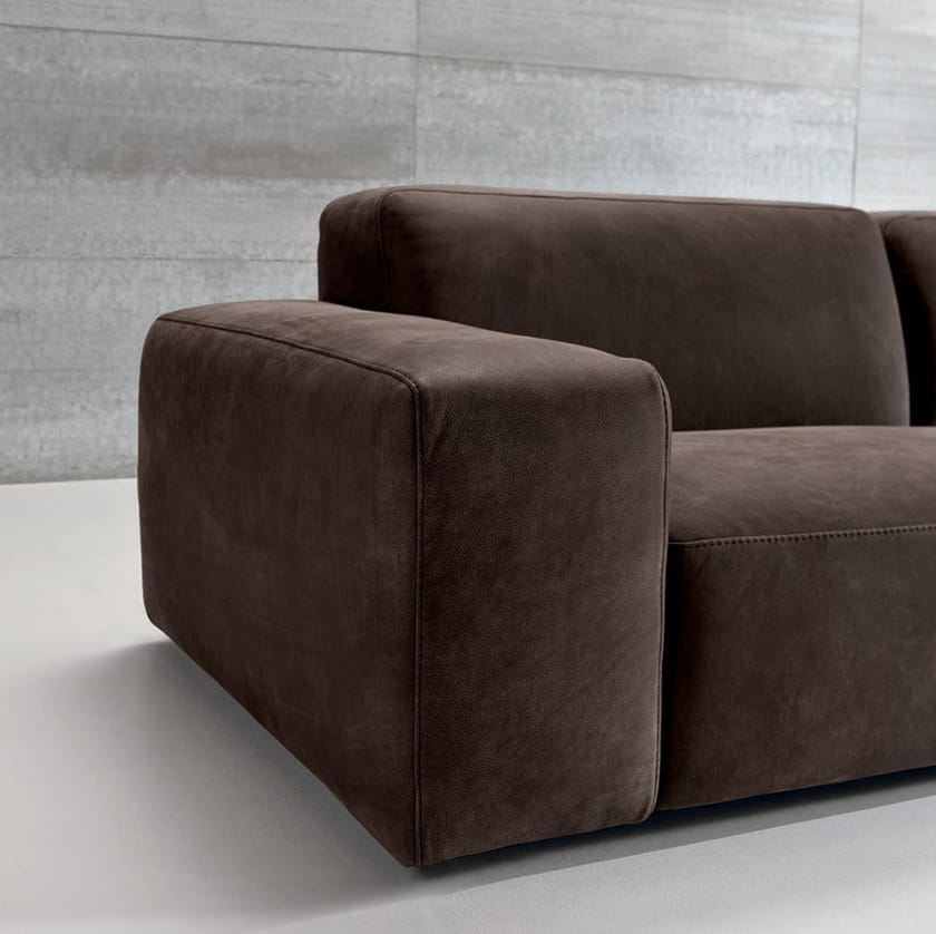 BAZAR Leather sofa By Max Divani