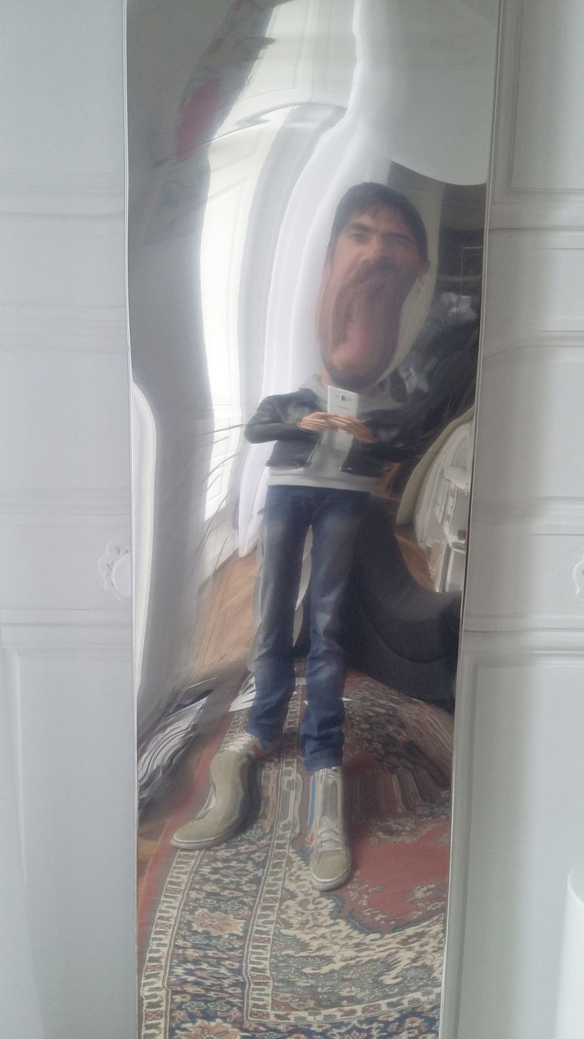 DISTORTING MIRROR | Hall mirror By VIDAME EDITIONS design Julien Vidame