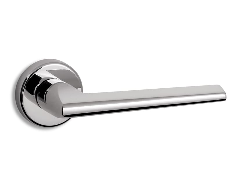 PILOT | Maniglia by Ento - Maniglia in ottone su rosetta - 2