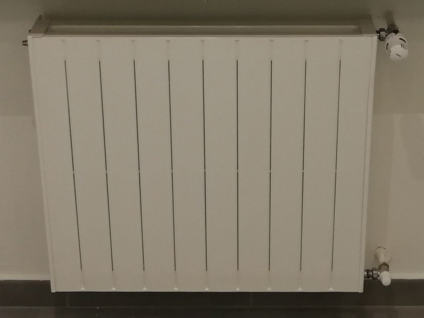 GEBER CASA Wall-mounted powder coated steel decorative radiator By ...