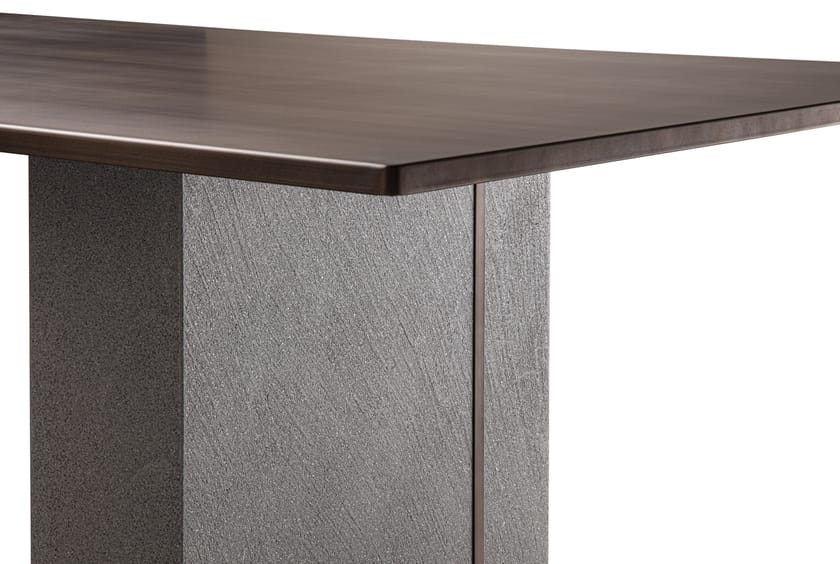 ED table By BSINERGY design Massimo Cavana