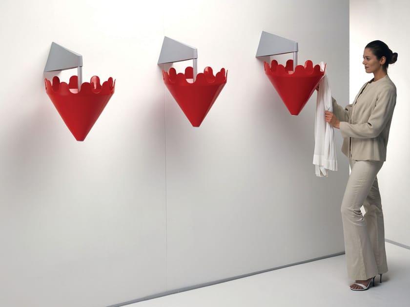 Wall-mounted plastic coat rack FIOCCO By Servetto design Alessandro Elli
