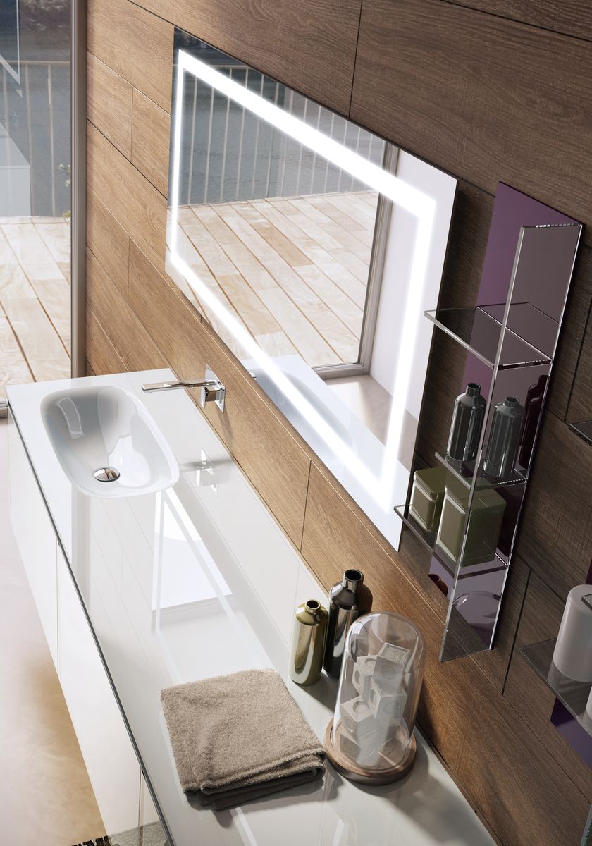 LUCE Wallmounted mirror with integrated lighting By Q'in