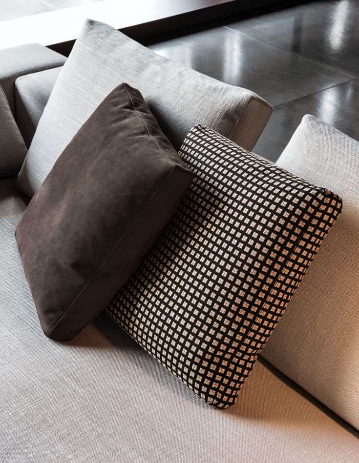 Minotti ミノッティ Milano クッション ロドルフォ ドルドーニ MILANO Cushion By Minotti | design Rodolfo Dordoni