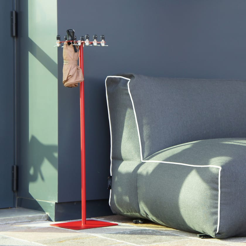 Floorstanding steel umbrella stand 8 places umbrella stand with