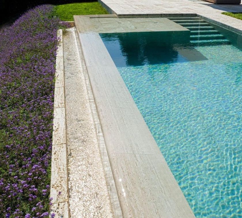 Piscina interrata in travertino Piscina in travertino - INDALO PISCINE