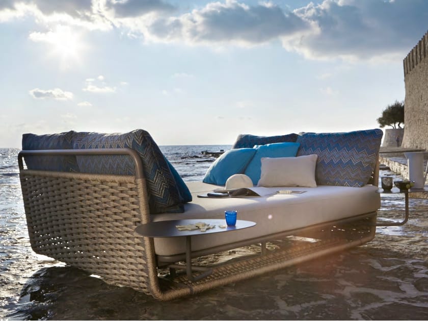 PORTOFINO Garden daybed By Roberti design Studio Balutto Associati