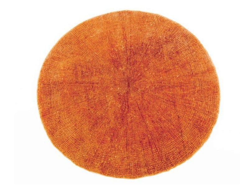 Solidcolor round rug SW RUGS LITHA 2 By STELLAR WORKS design OeO
