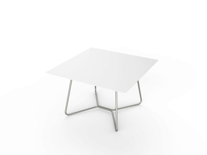 Outdoor furniture by VITEO Archiproducts