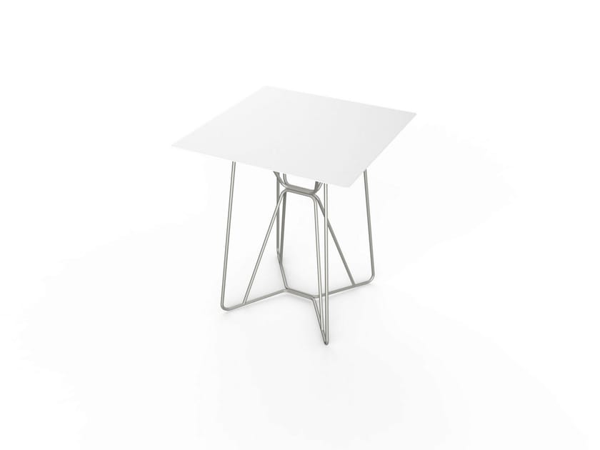 Outdoor furniture by VITEO Archiproducts