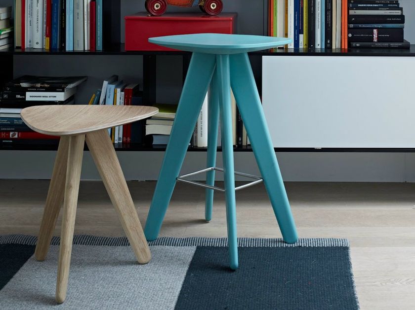 Cassettiera con cassetto rubrica tavolo piante tavolo tavolino console