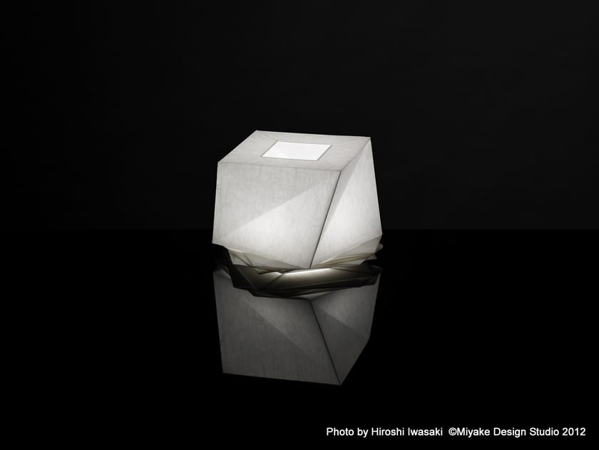 Recycled material floor lamp MOGURA By Artemide design Issey Miyake